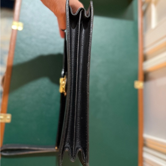 Burberry Leather Clutch with lock & key **VINTAGE** - Picture 5 of 14